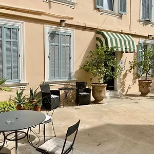 https://chanteclair-cannes.fr-provencehotel.com